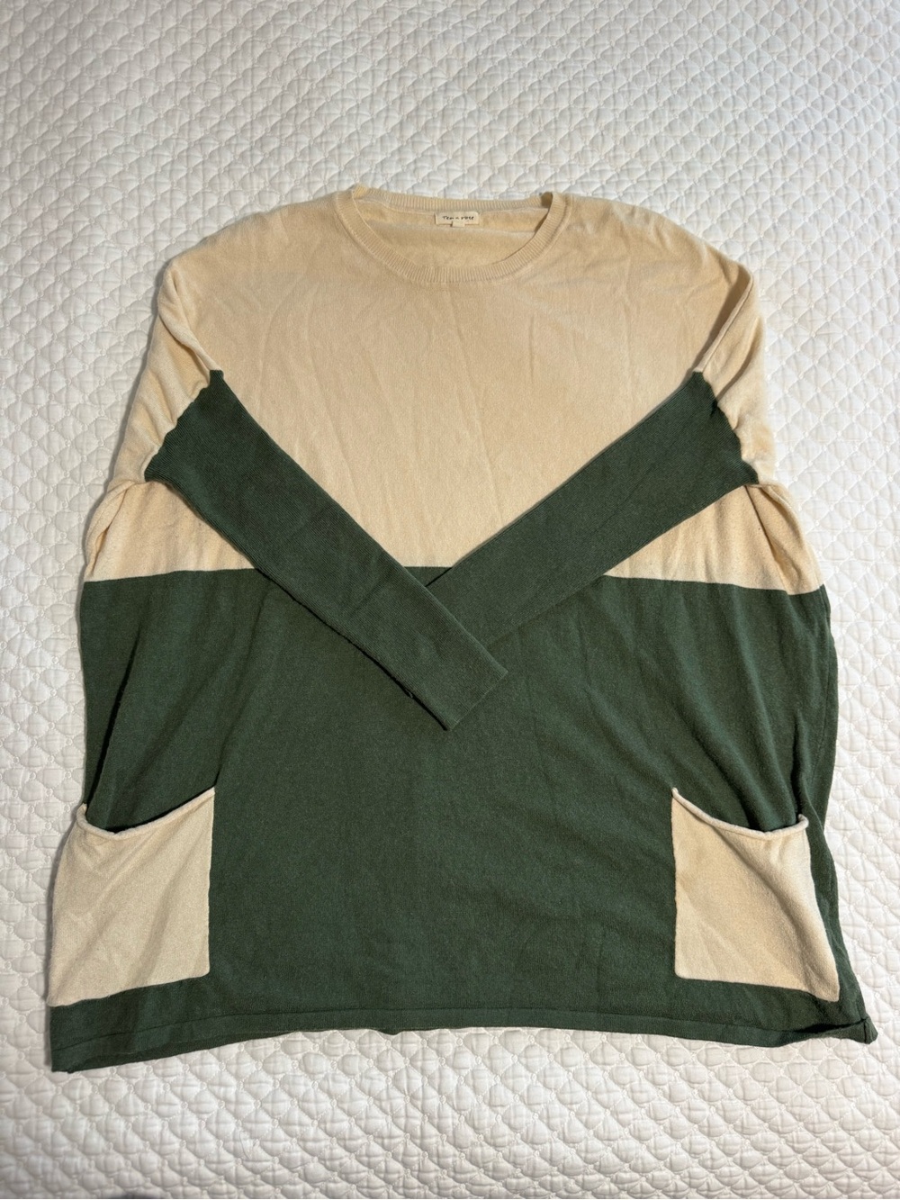 Tea N Rose Colorblock Long Sleeve Sweater in Cream and Forest Green